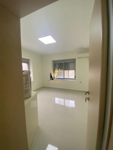 JEPET AMBIENT BIZNESI 60M2 ME QERA TE BRRYLI 600 E