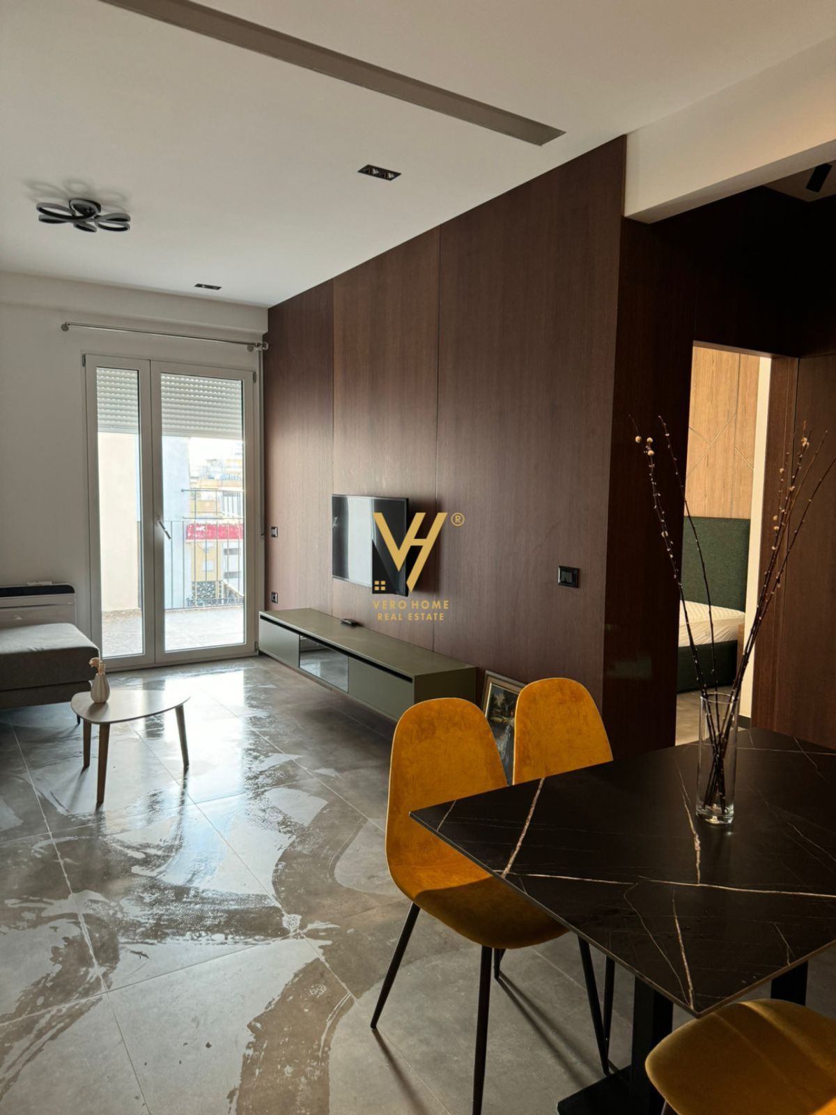 JEPET APARTAMENT 1+1+BLK ME QERA NE VLORE 500 EURO