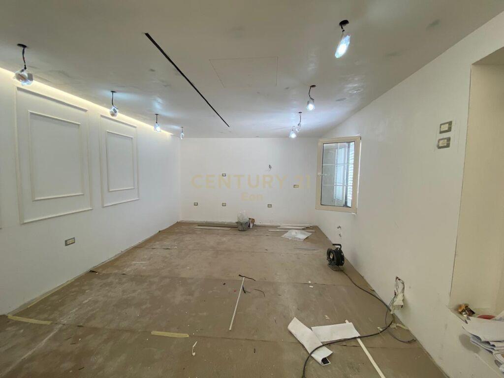 SHITET SUPER VILE NE DURRES