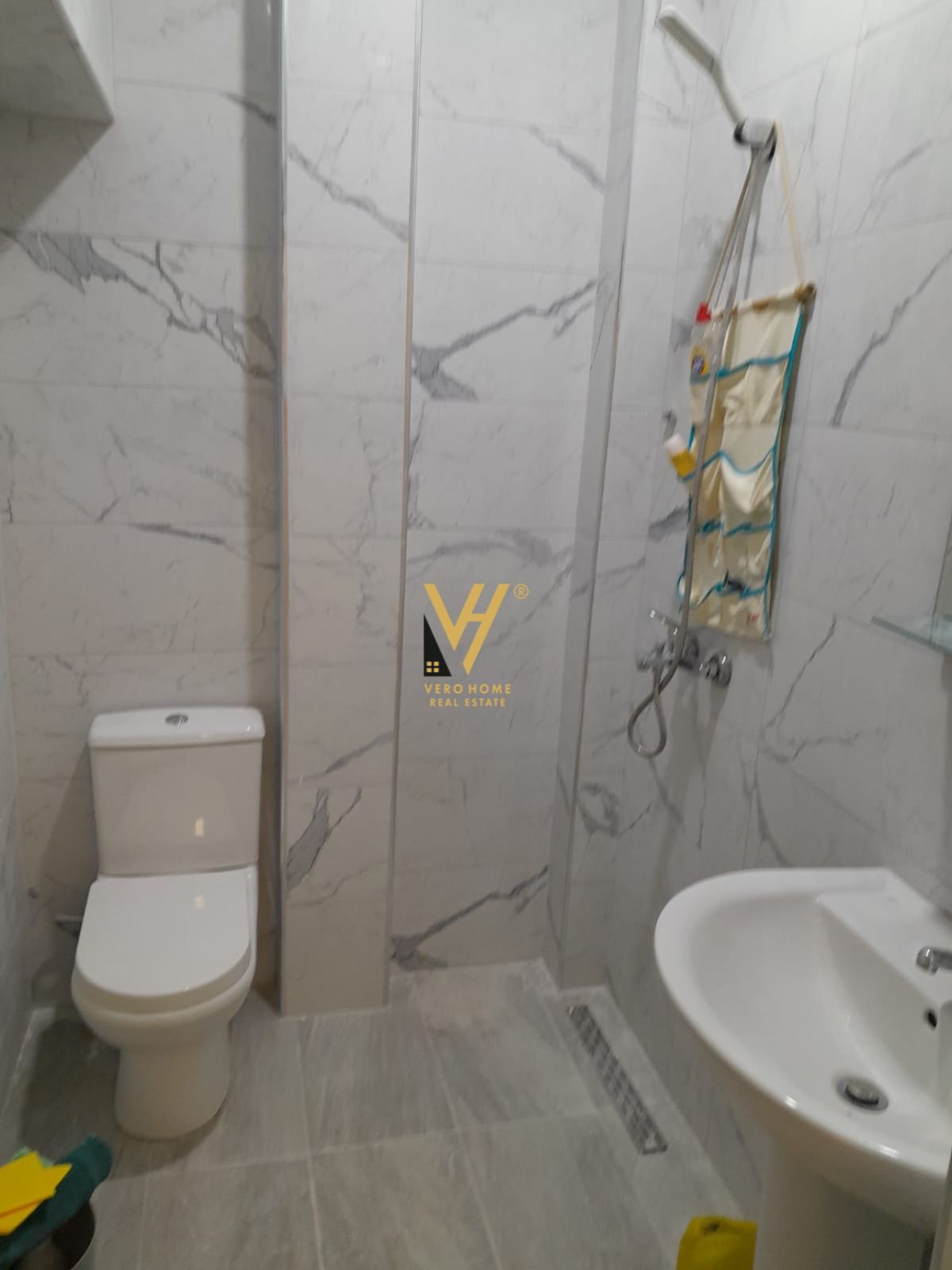 JEPET ZYRE 64 M2 ME QERA TE PALLATET AGIMI 600EURO