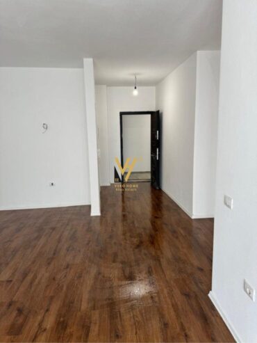 JEPET ZYRE 95 M2 ME QERA TE MAHMUT FORTUZI 600EURO