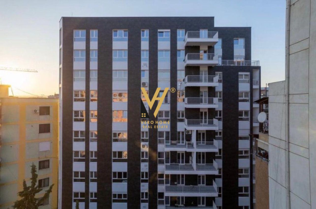 JEPET ZYRE 95 M2 ME QERA TE MAHMUT FORTUZI 600EURO