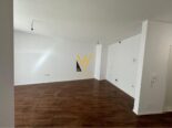 JEPET ZYRE 95 M2 ME QERA TE MAHMUT FORTUZI 600EURO