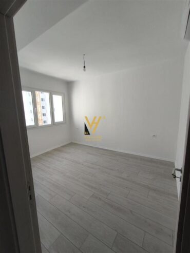 JEPET ZYRE 98 M2 ME QERA TE UNAZA E RE 450 EURO