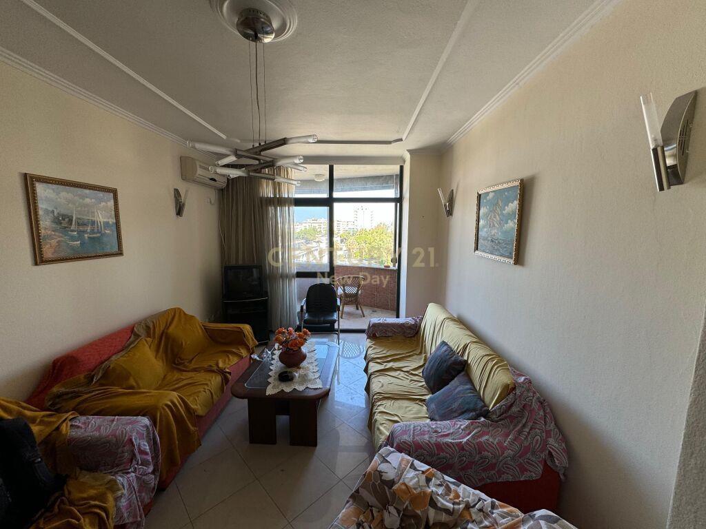 Shitet Apartament 1+1 ne zonen e plazhit me pamje deti.