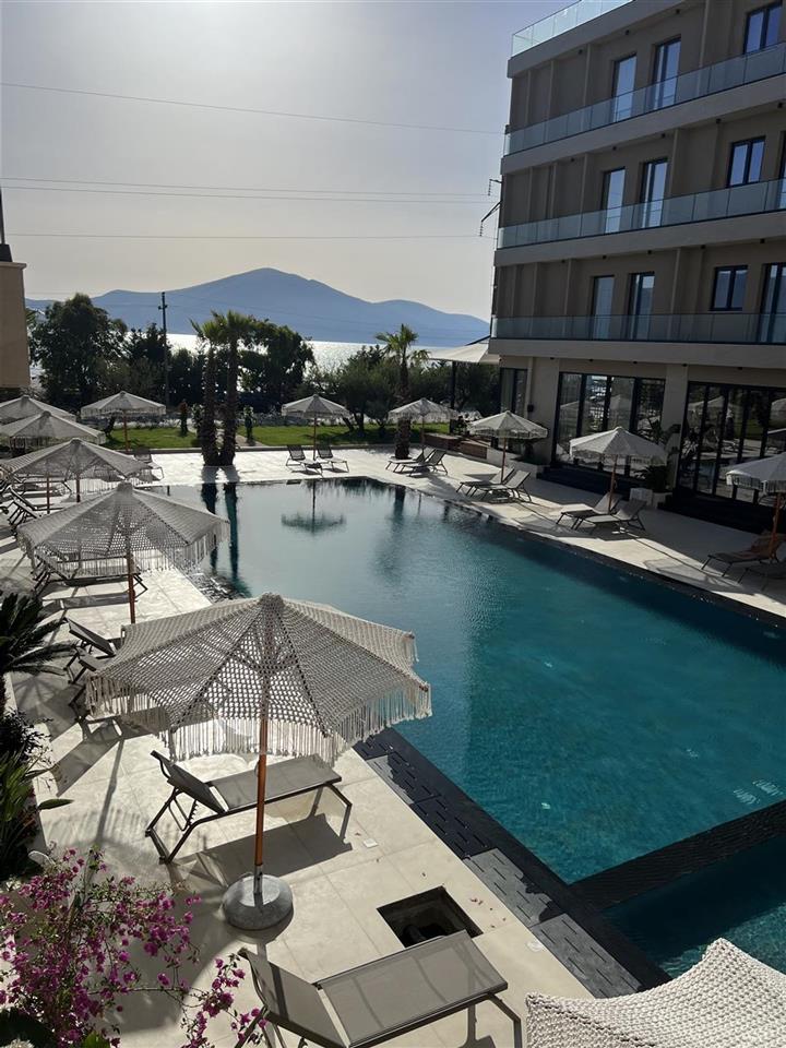 Shitet Apartament Radhime 2800€/m2