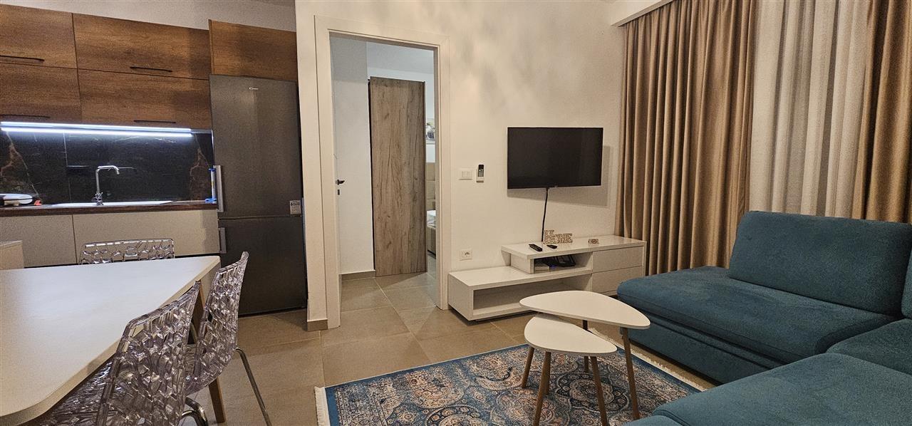 Apartament me qera ditore ne radhim plazh vlore 70€