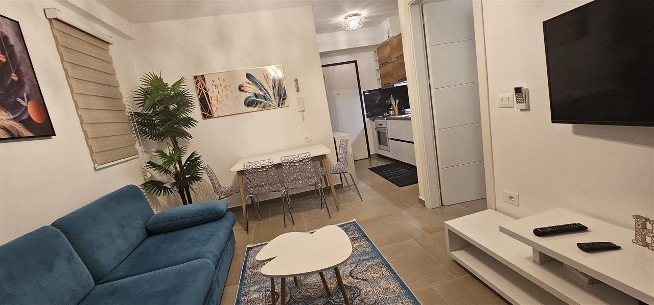 Apartament me qera ditore ne radhim plazh vlore 70€