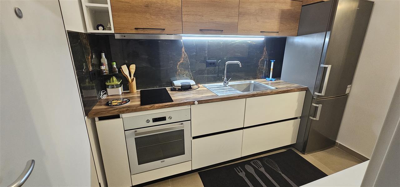 Apartament me qera ditore ne radhim plazh vlore 70€