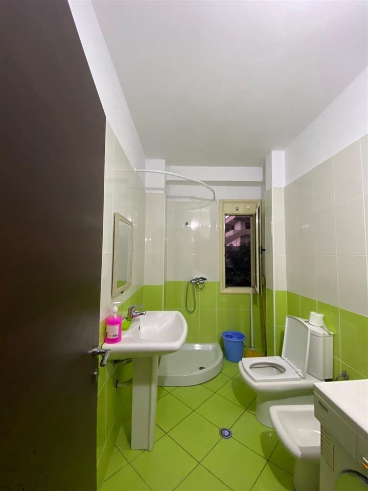 Qera Ditore Per 4-5 persona. Lungomare Vlore