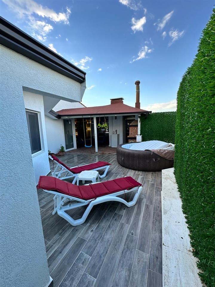 Penthouse unik tek Mali i Robit!