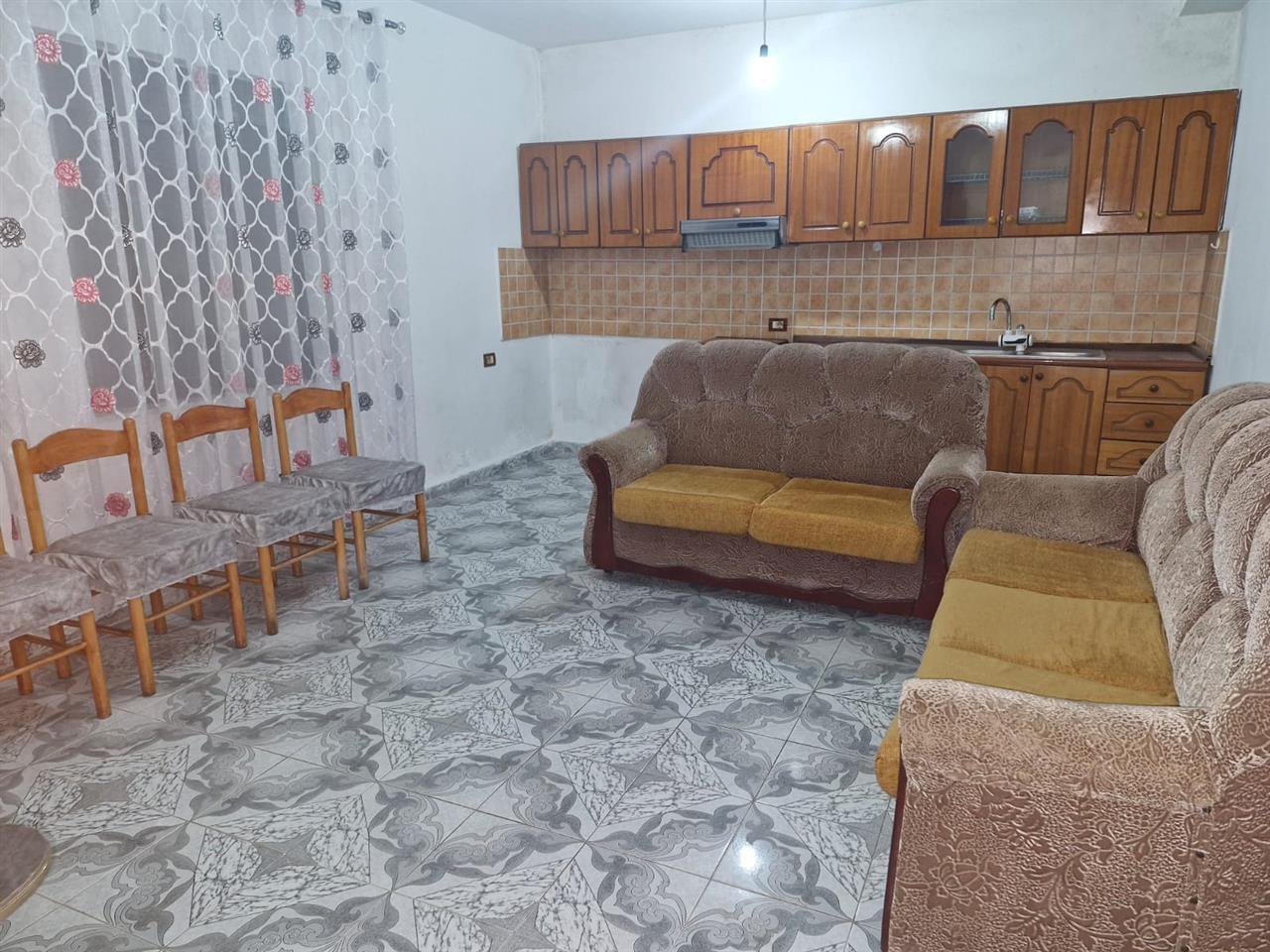 Jepet me qira Apartament 1+1 te Unaza, afer Tregut te madh i