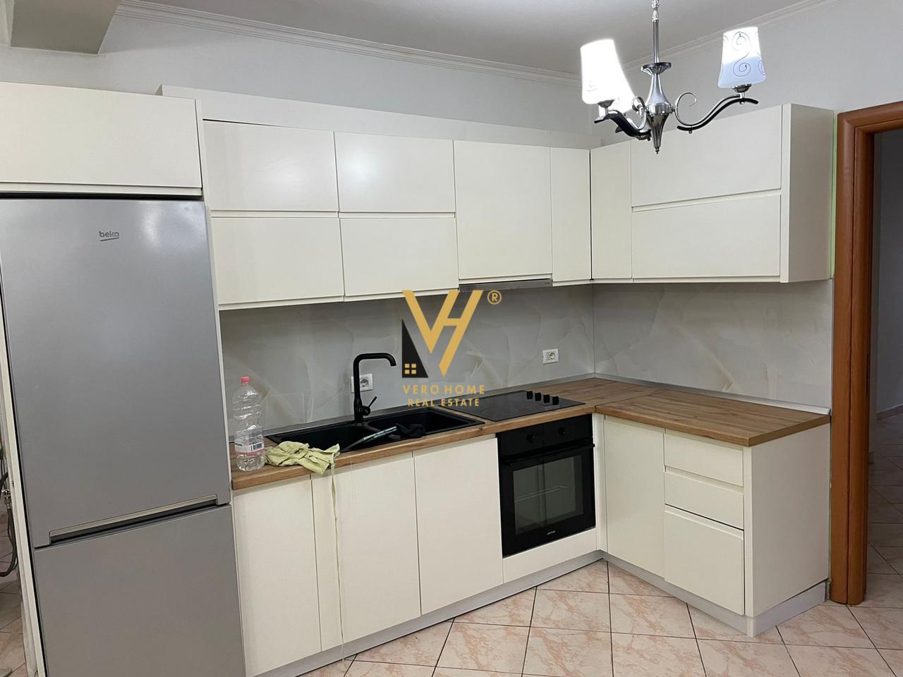 JEPET APARTAMENT 2+1ME QERA TE PAZARI I RI 550EURO