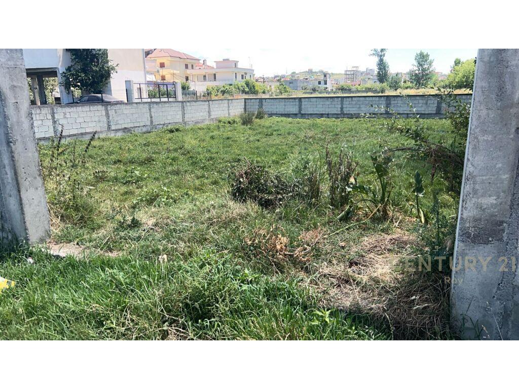 Truall për shitje në plazh mbi autostrade, Durrës – 50000€ |