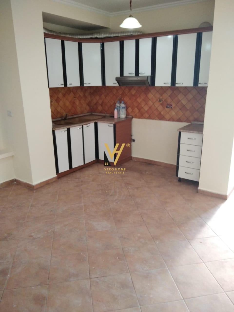 JEPET APARTAMENT 2+1+2 ME QERA TE GLOBI 450 EURO