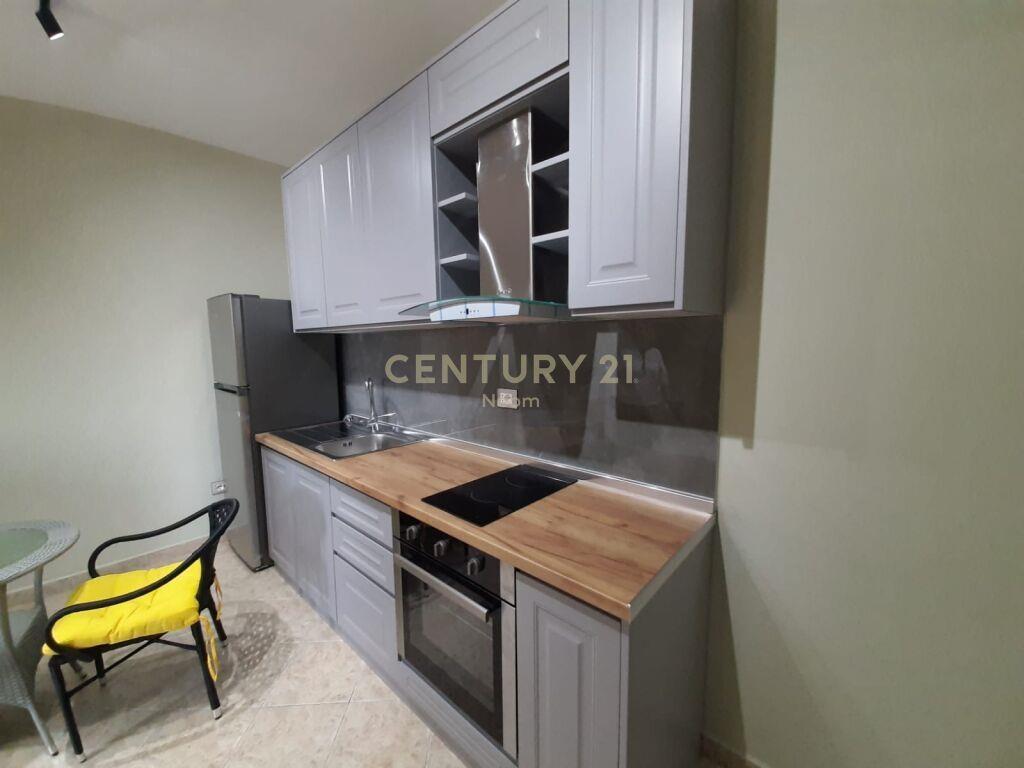 APARTAMENT ME QERA 1+1 TE ZONA MINISTRIA E JASHTME !!