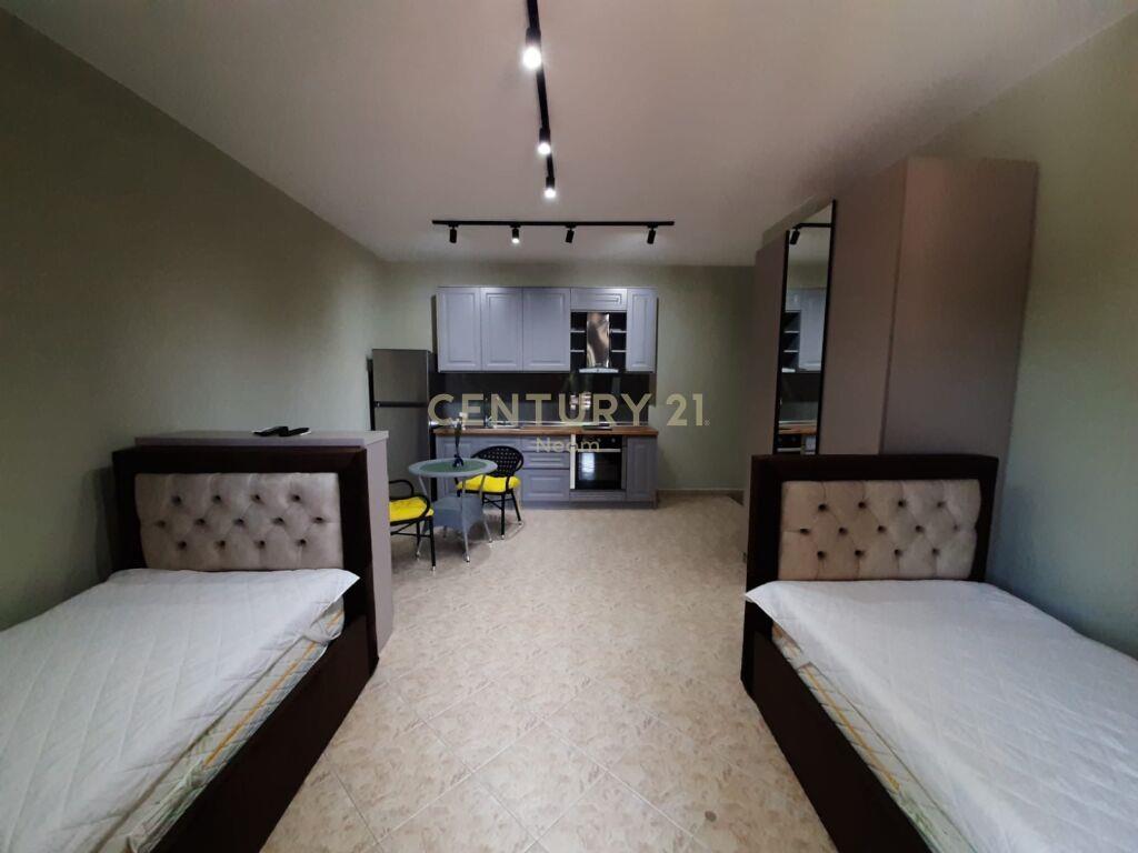 APARTAMENT ME QERA 1+1 TE ZONA MINISTRIA E JASHTME !!