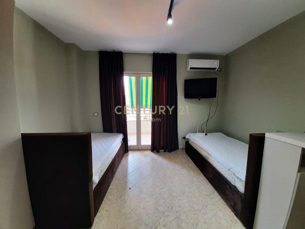 APARTAMENT ME QERA 1+1 TE ZONA MINISTRIA E JASHTME !!