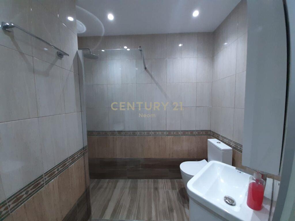APARTAMENT ME QERA 1+1 TE ZONA MINISTRIA E JASHTME !!