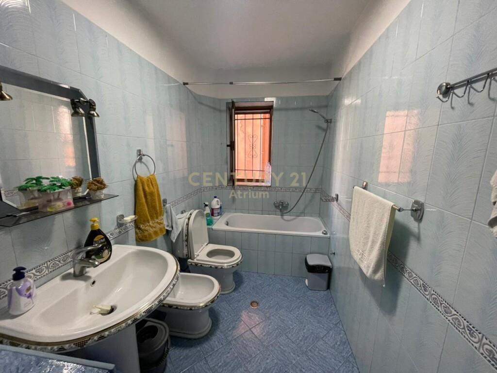 JEPET ME QIRA APARTAMENET 2+1