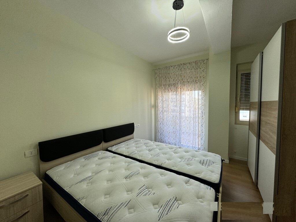 Apartament 1+1 per qira tek Komuna e Parisit