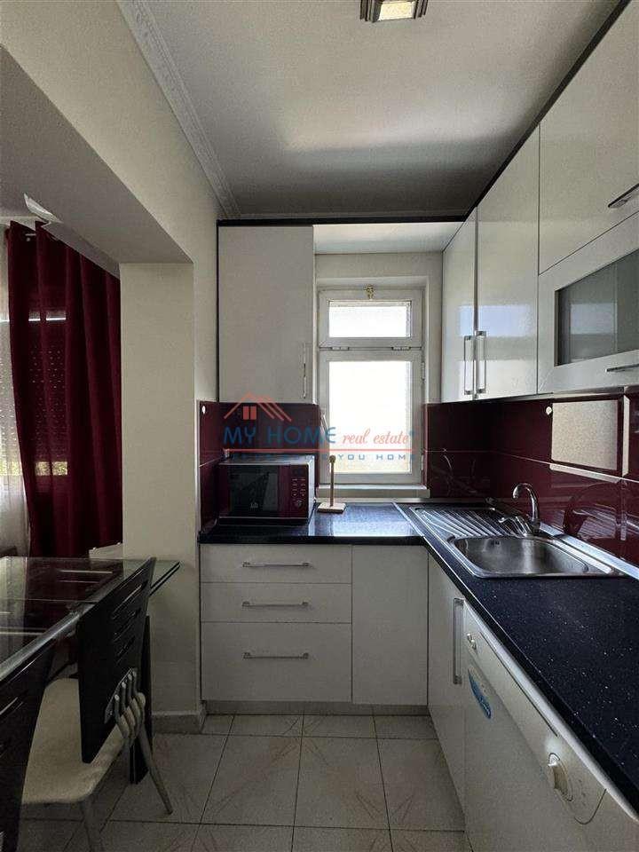Apartament 2+1 me qera ne Qender Tirane