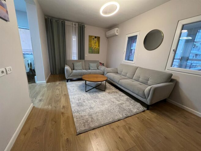 Apartament 3+1+2 ne shitje tek Ish Fusha e Aviacionit