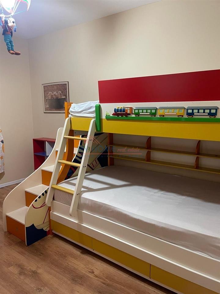 Apartament 2+1 me Qira tek Ish Restorant Durresi