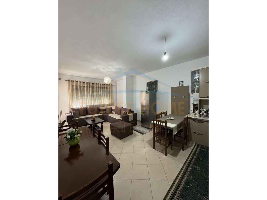 Shitet, Apartament 2+1+2, Misto Mame, Tiranë