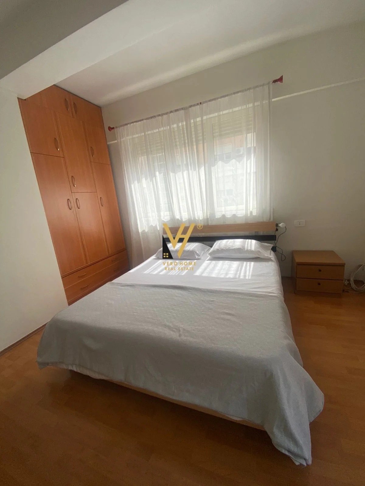 JEPET APARTAMENT 1+1ME QERA TE QENDRA KRISTAL 500E