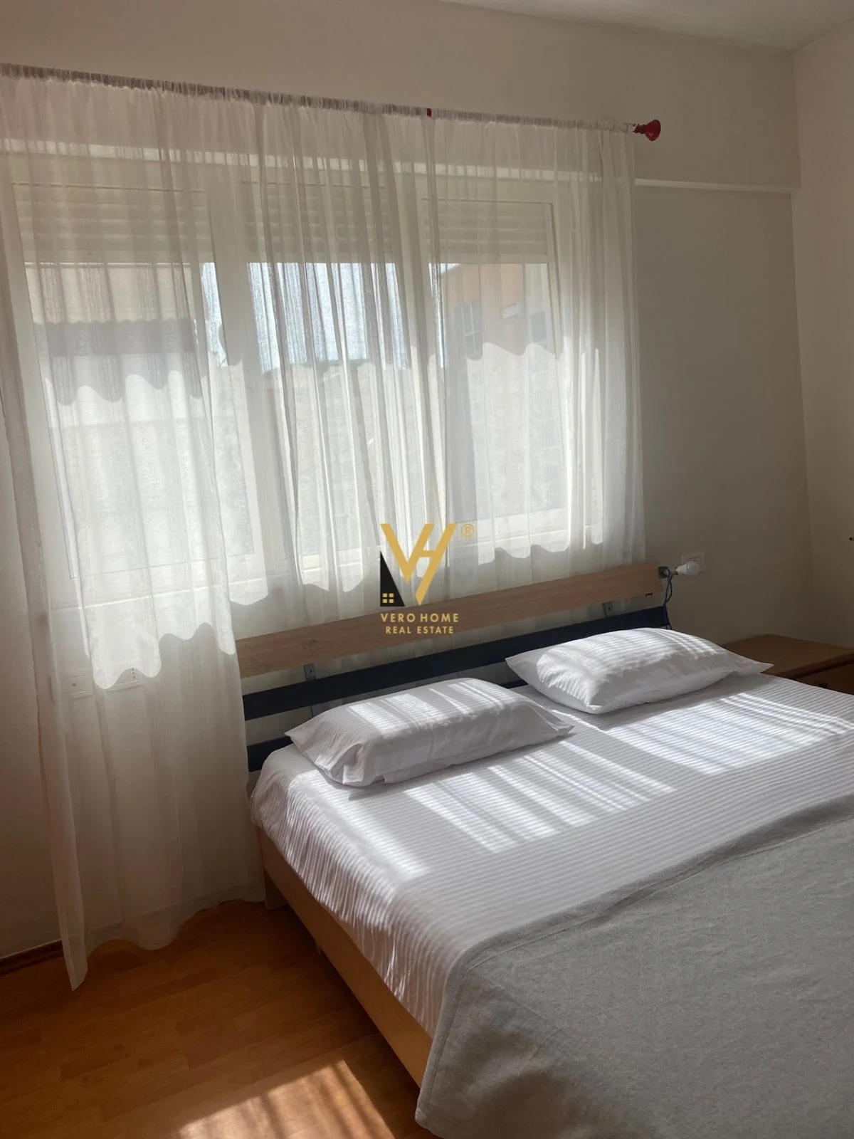 JEPET APARTAMENT 1+1ME QERA TE QENDRA KRISTAL 500E