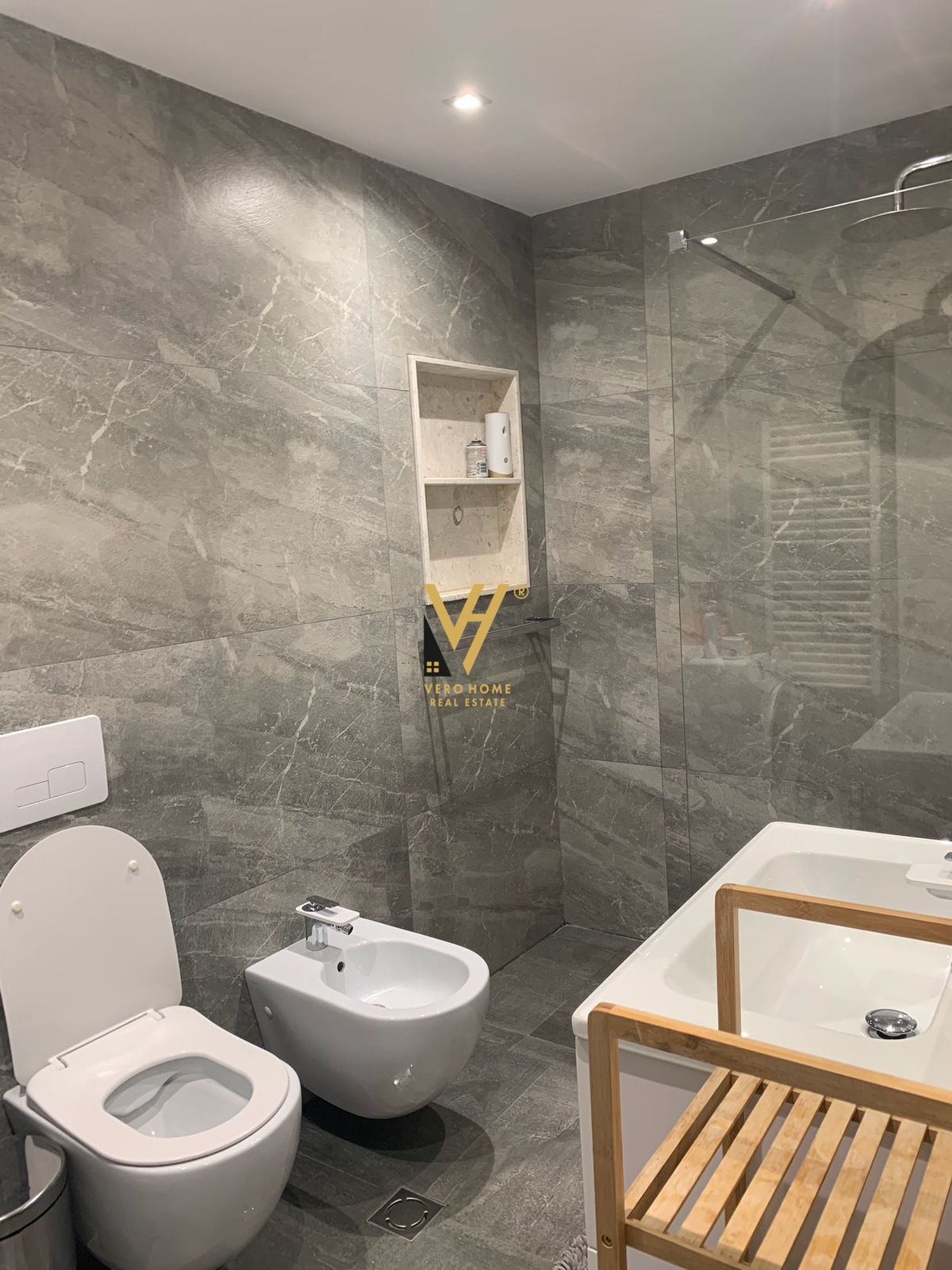 APARTAMENT 2+1+2 KOMUNA E PARISIT 80.000 LEKE