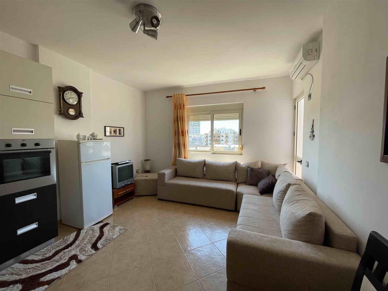 Shitet appartament 2+1 afer shkembit te kavajes