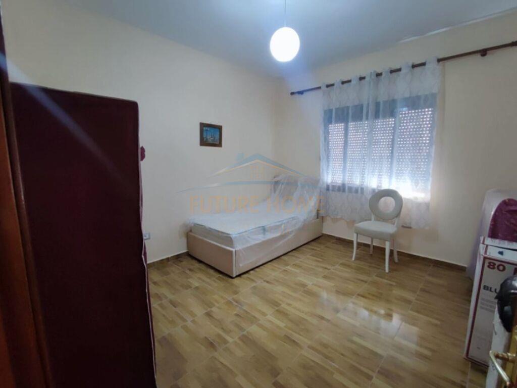 Qera, Apartament 2+1+2, perballe Toptanit,