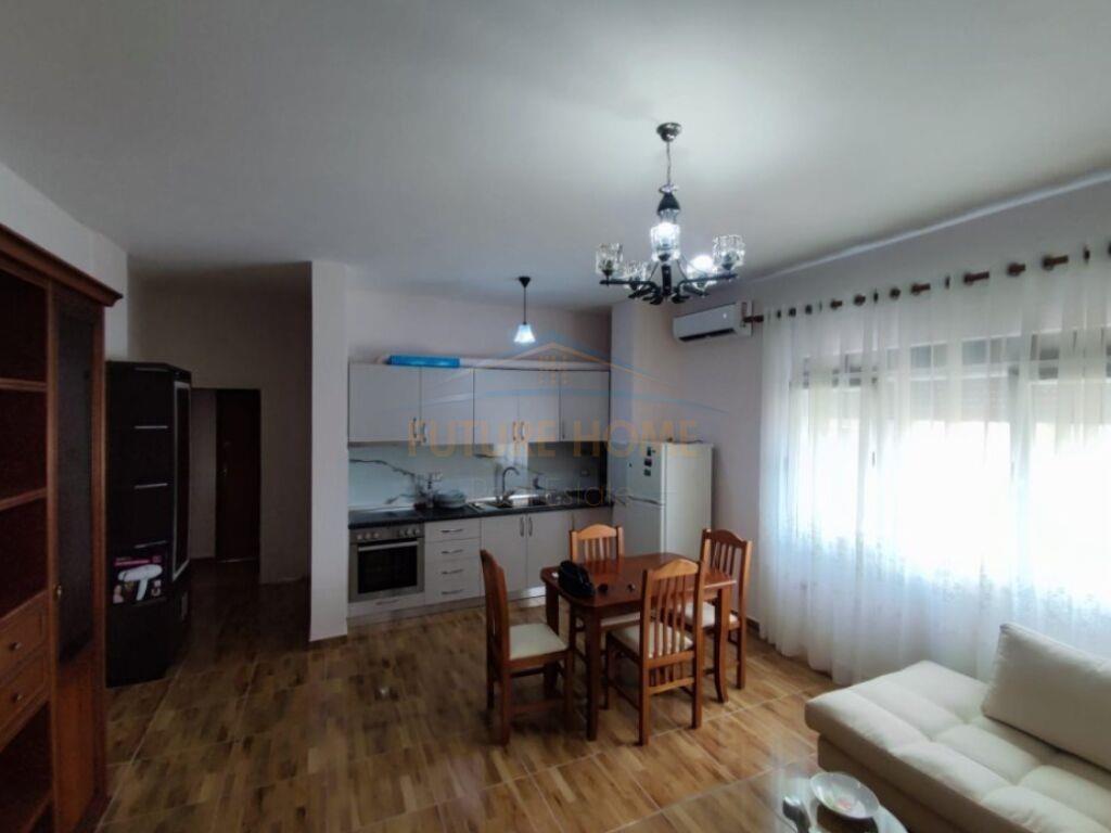 Qera, Apartament 2+1+2, perballe Toptanit,
