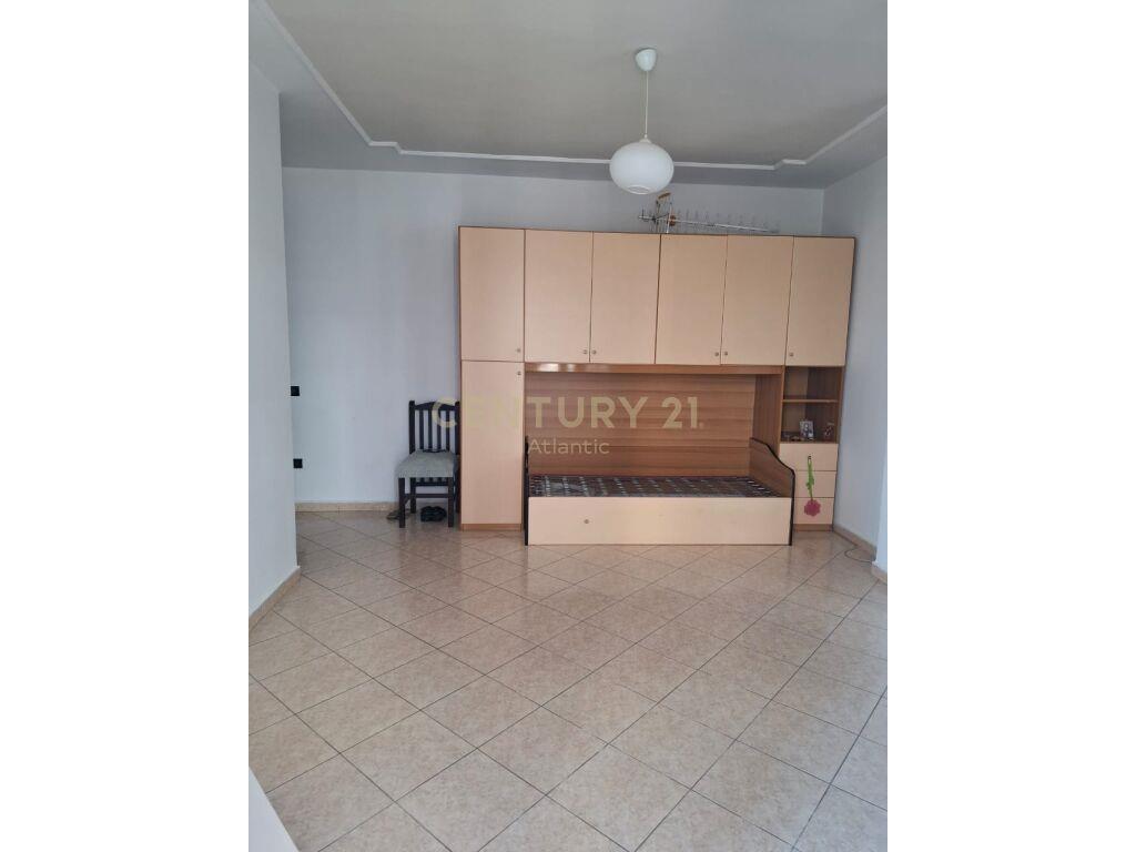 SHITET APARTAMENT 1+1 TEK PORTI DURRES !