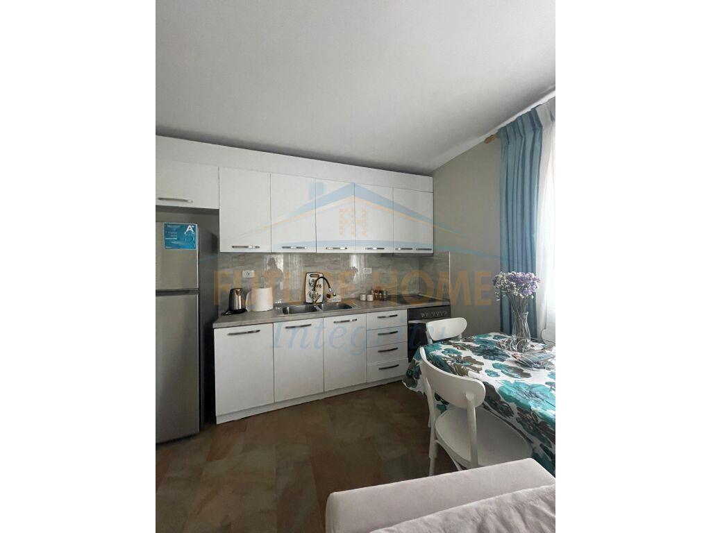 Qera, Apartament 2+1 Xhamia Tabakeve.Tiranë.