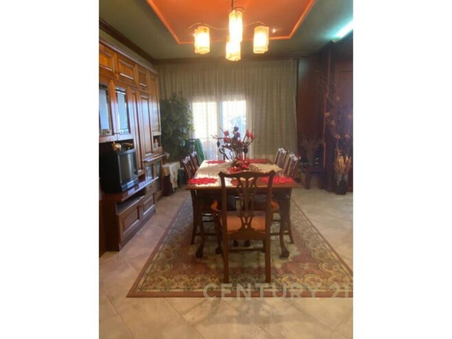 SHITET APARTAMENT 2+1+2+POST PARKIMI, RRUGA E KAVAJES.