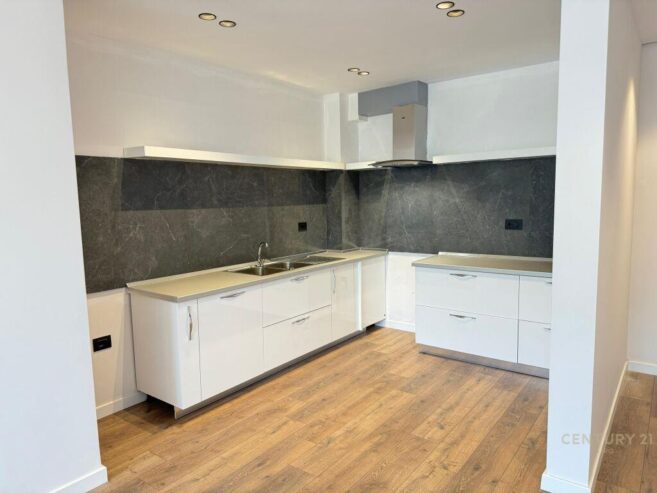 Shitet | Apartament 2+1+2 | Kodra e Diellit 230 000 € | 120