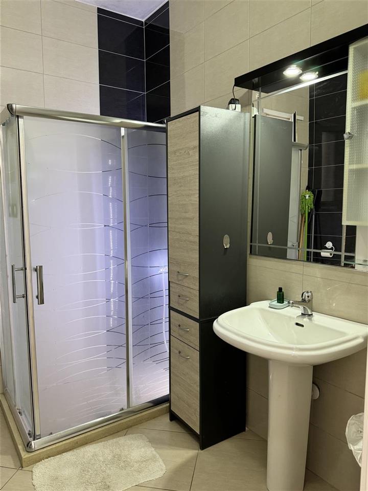 Me qera APARTAMENT 2+1