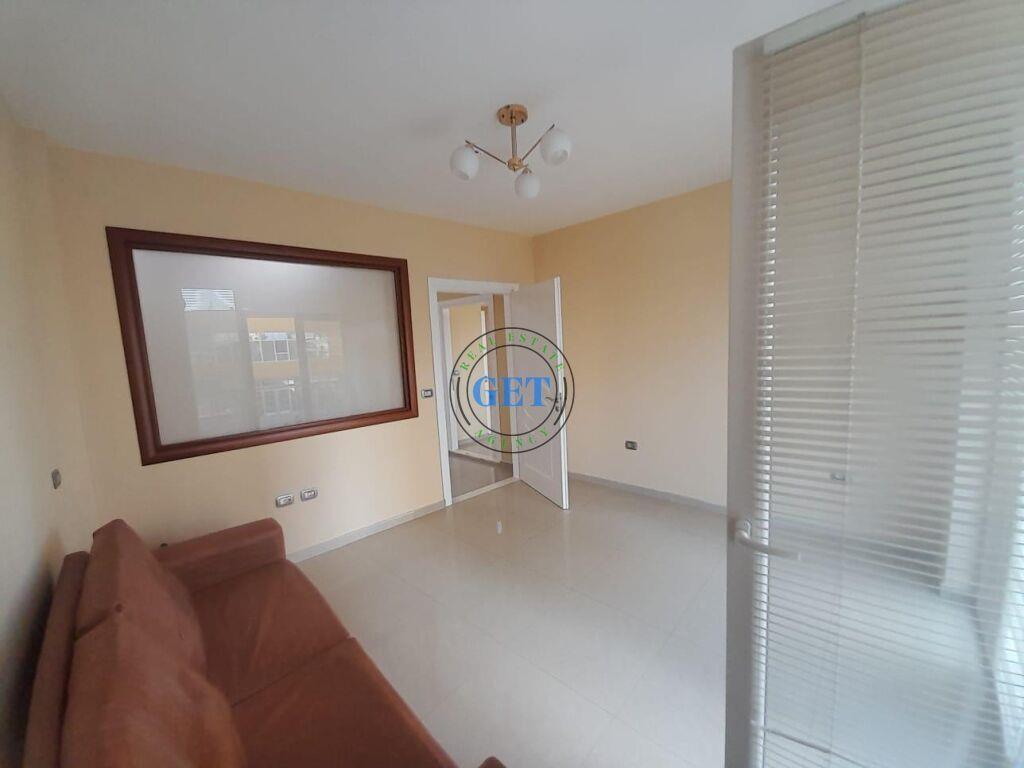 QIRA, AMBIENT BIZNESI NE SHKOZET!