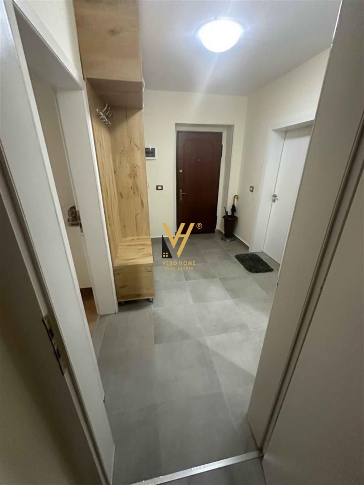 SHITET APARTAMENT 2+1TEK 21 DHJETORI 165.000 EURO