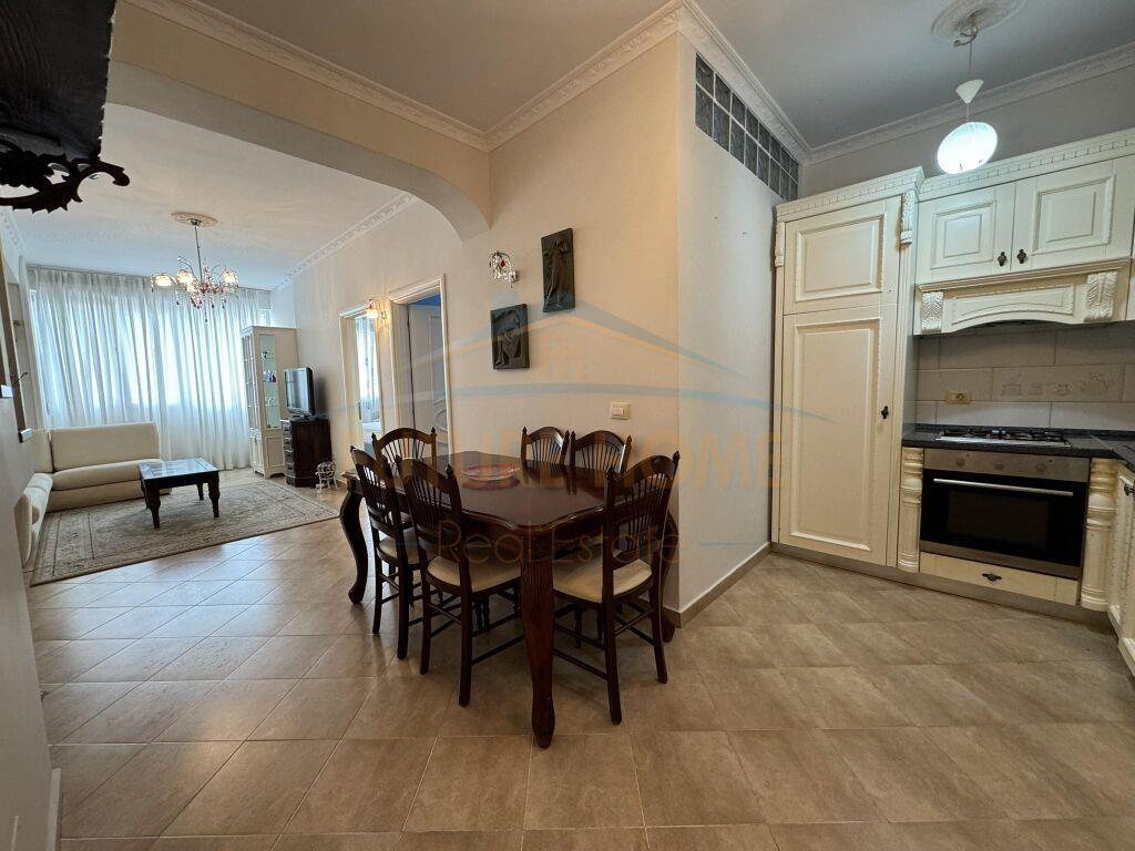 Qera, Apartament 2+1, Komuna e Parisit.