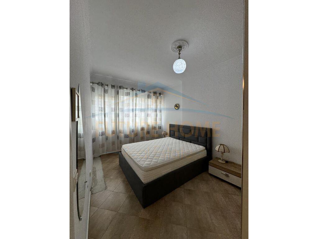 Qera, Apartament 2+1, Komuna e Parisit.