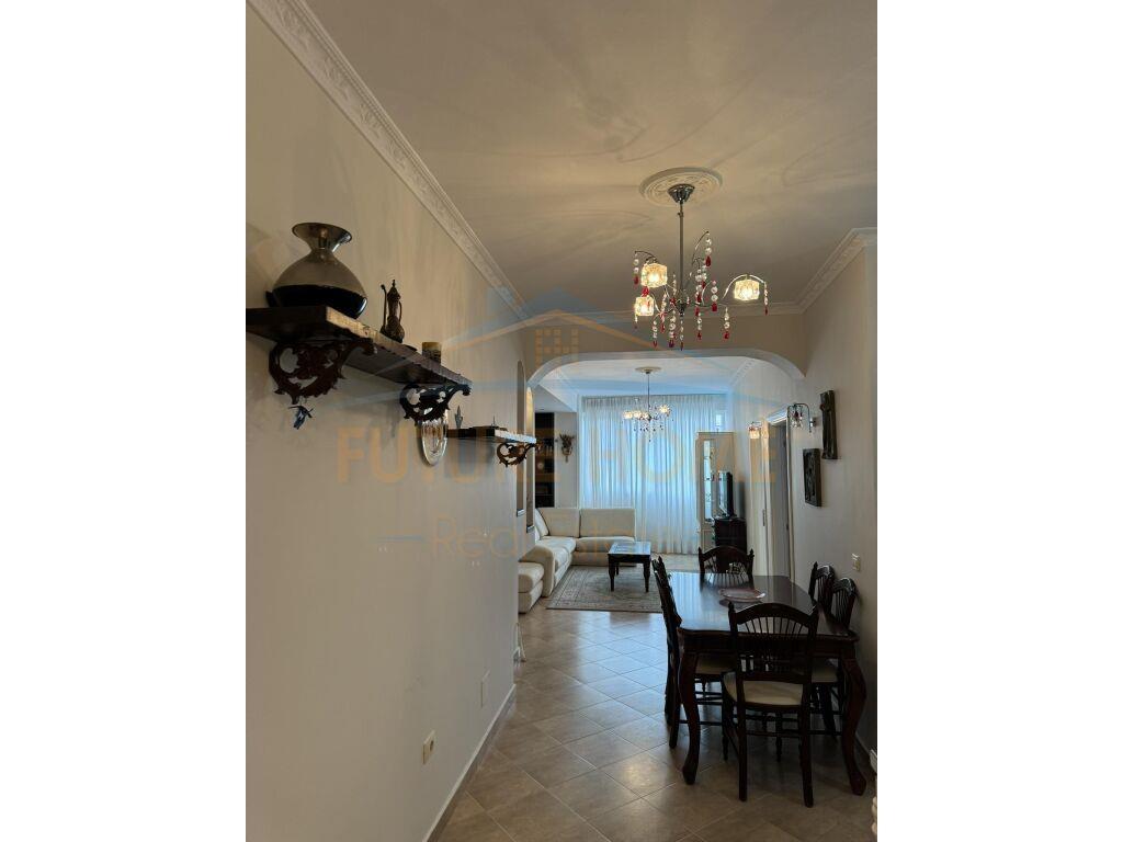 Qera, Apartament 2+1, Komuna e Parisit.