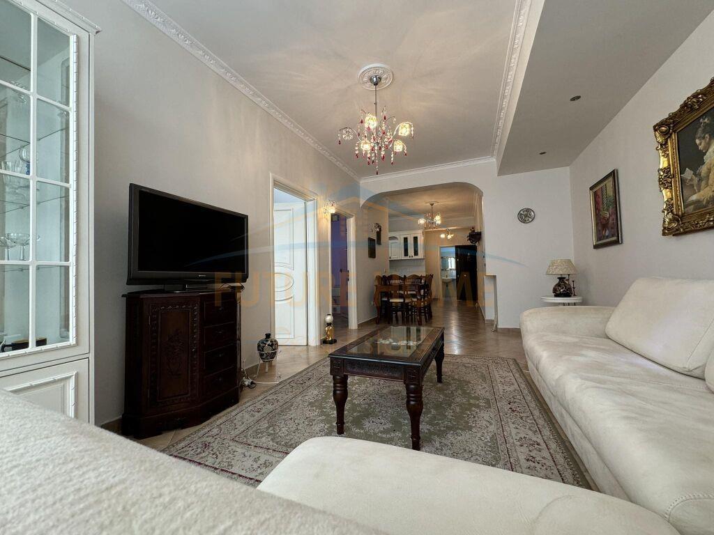 Qera, Apartament 2+1, Komuna e Parisit.