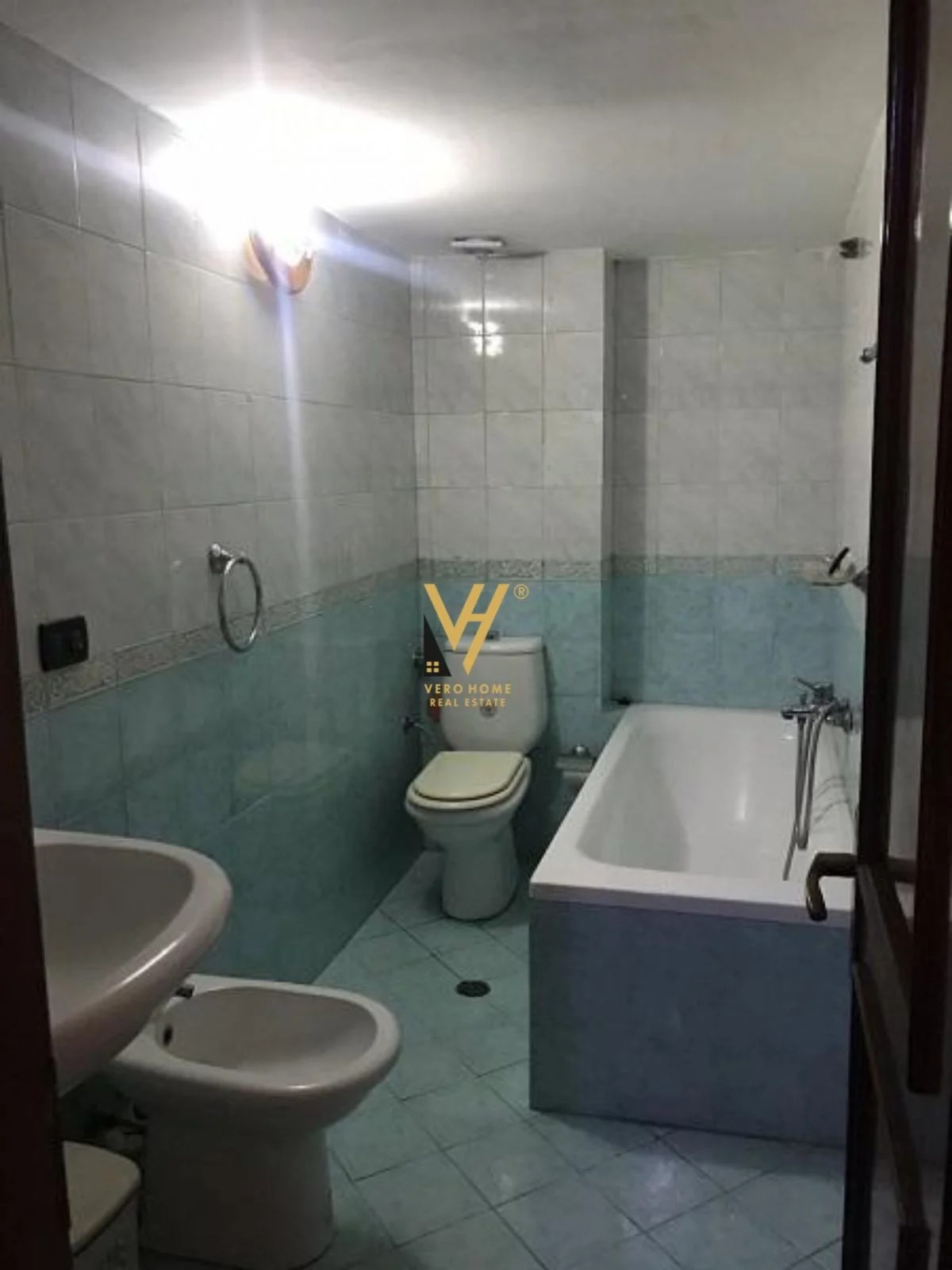 JEPET APARTAMENT 2+1+2 ME QERA TE SELVIA 600 EURO