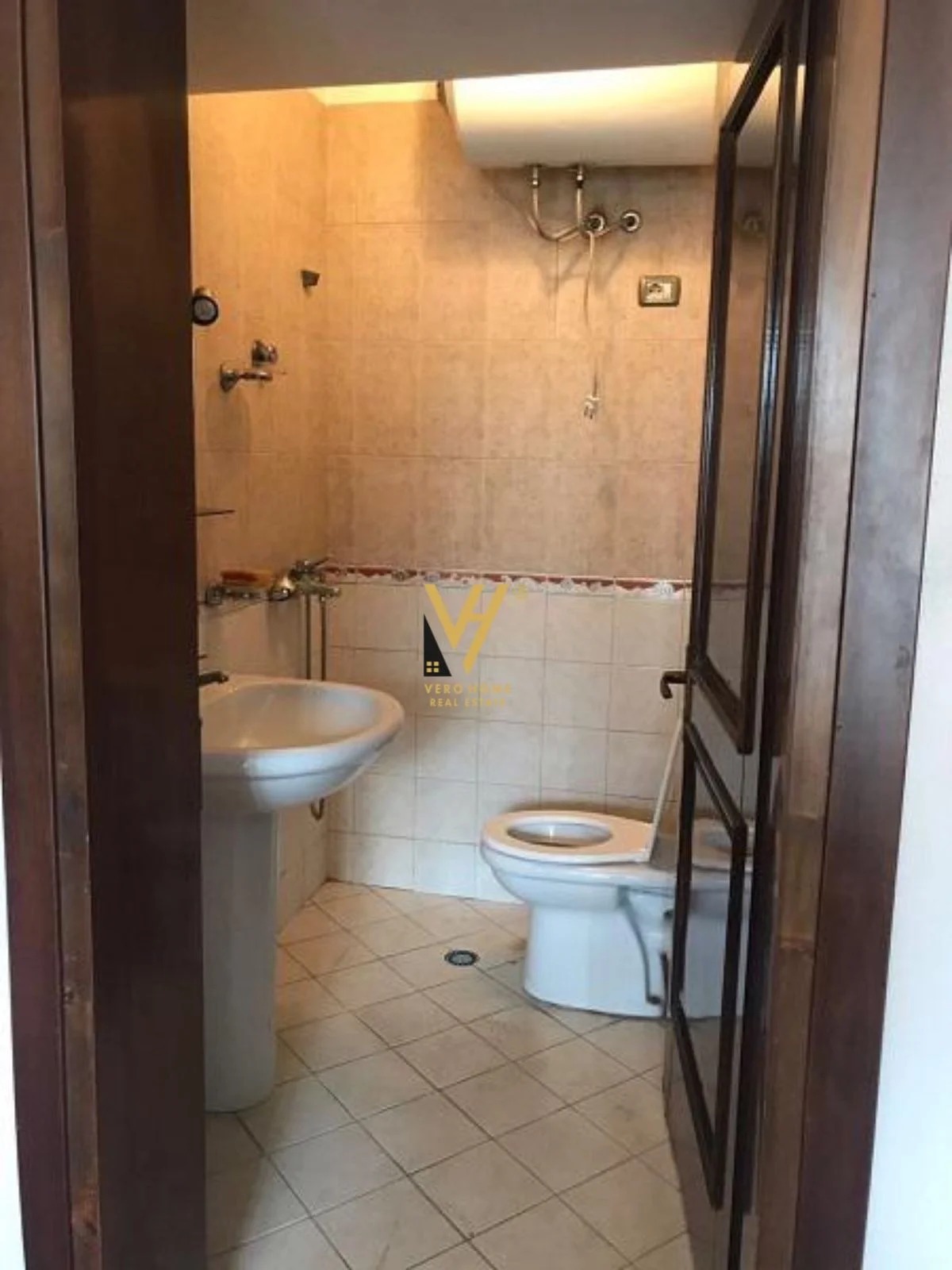 JEPET APARTAMENT 2+1+2 ME QERA TE SELVIA 600 EURO