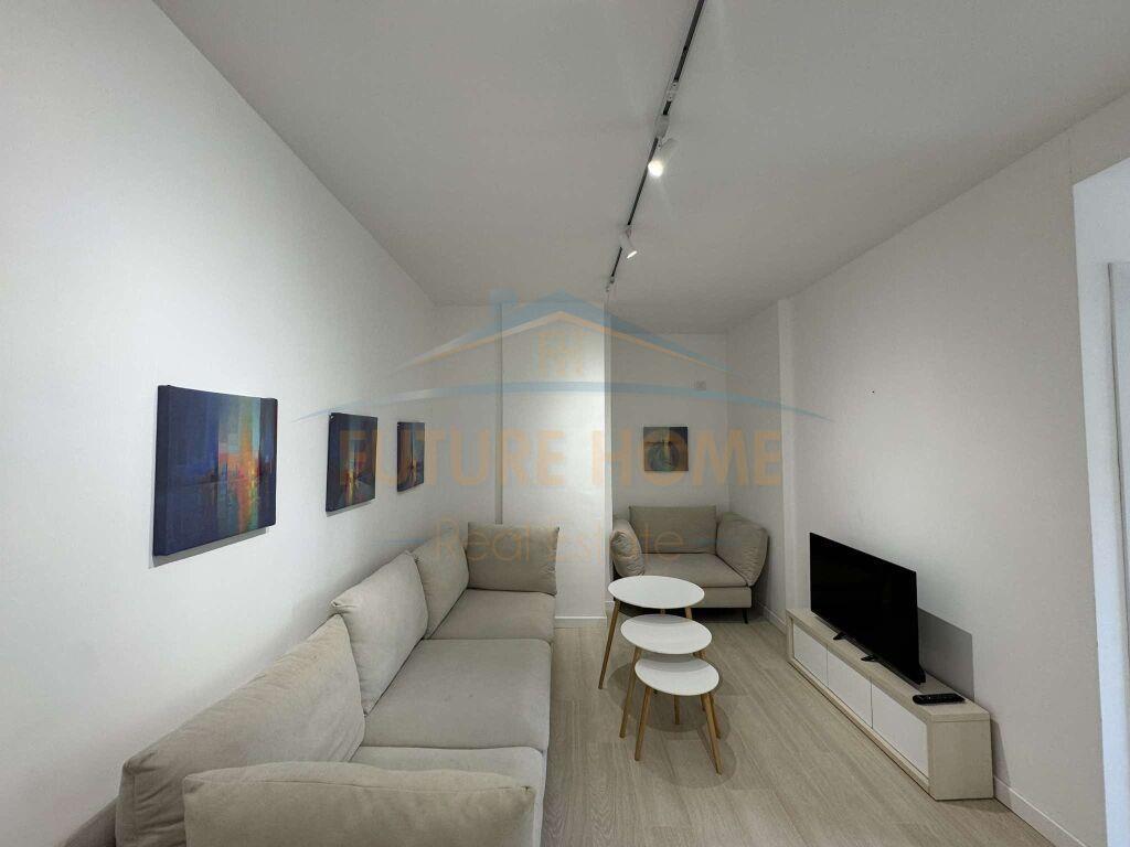 Qera, Apartament 1+1, Komuna e Parisit, Tiranë.