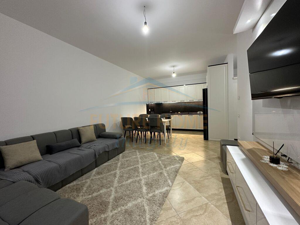 Qera, Apartament 2+1+2+Post Parkimi, Unaza e Re, Tiranë. 600